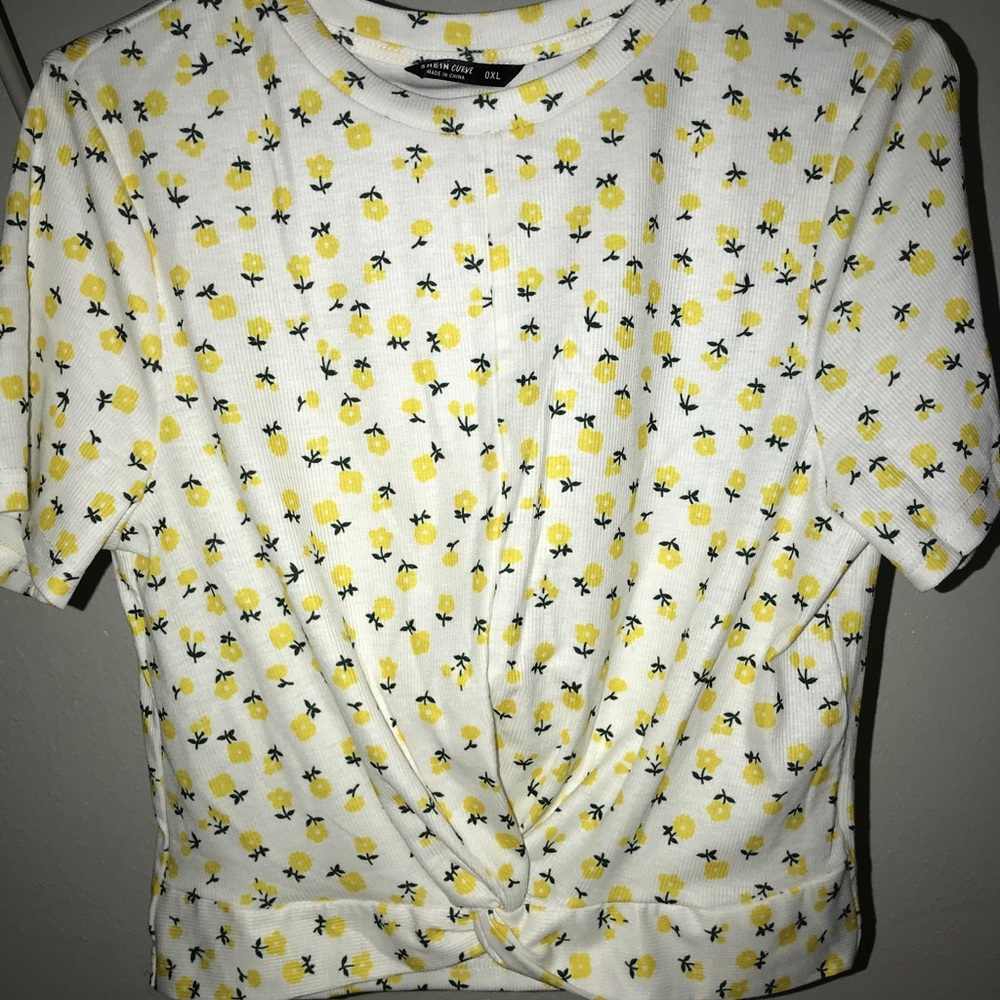 Shein Curve Flower Crop Top